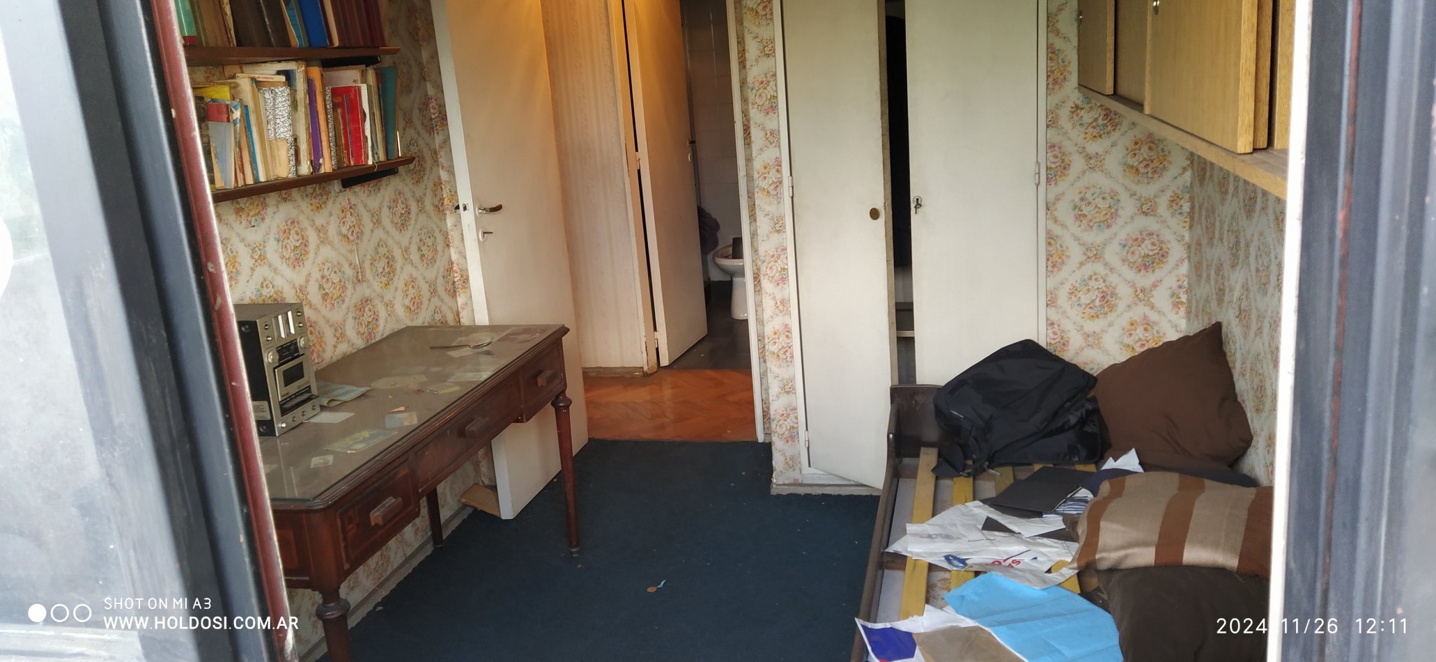 IMPORTANTE DEPARTAMENTO FLORESTA 5 ambientes y comedor diario o dependencia, 3 baños, 2 balcones.