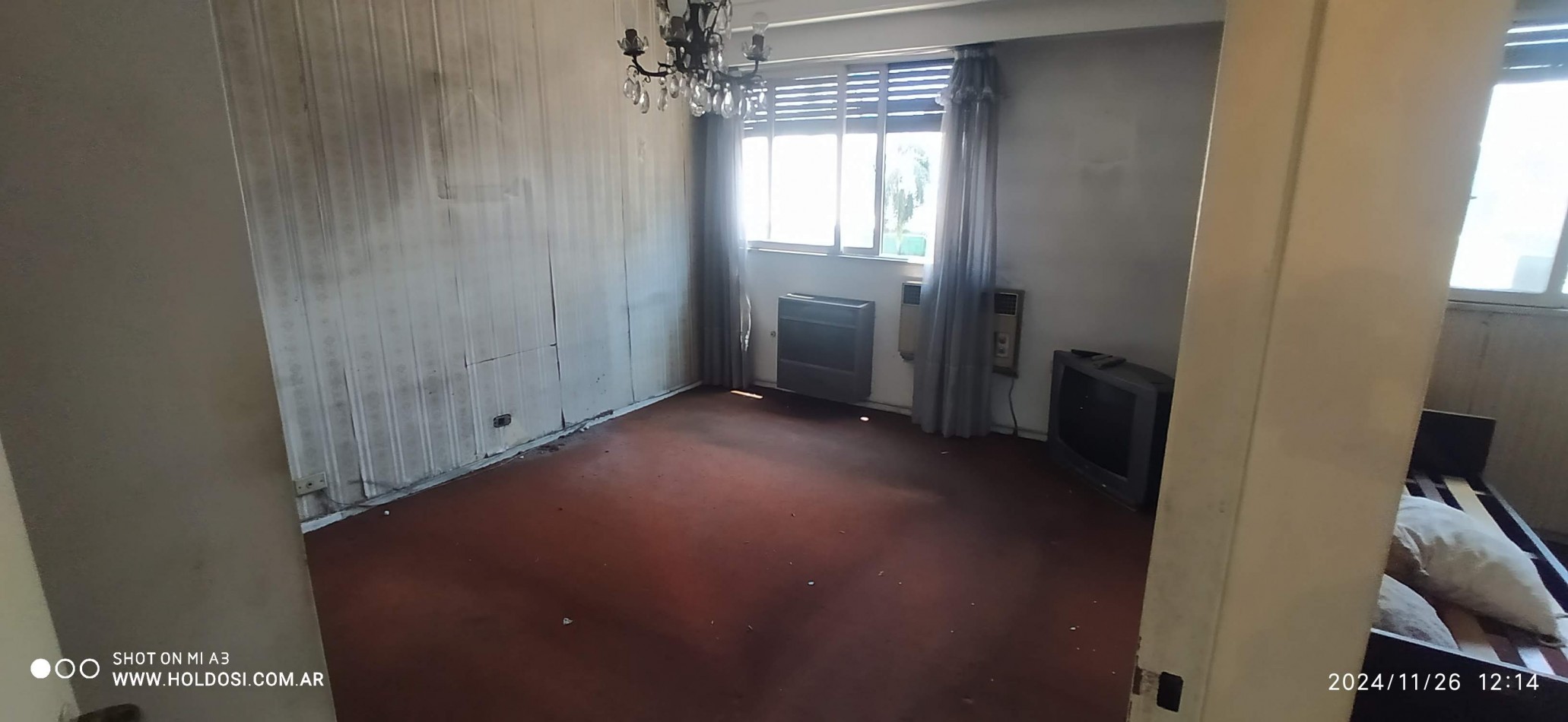 IMPORTANTE DEPARTAMENTO FLORESTA 5 ambientes y comedor diario o dependencia, 3 baños, 2 balcones.
