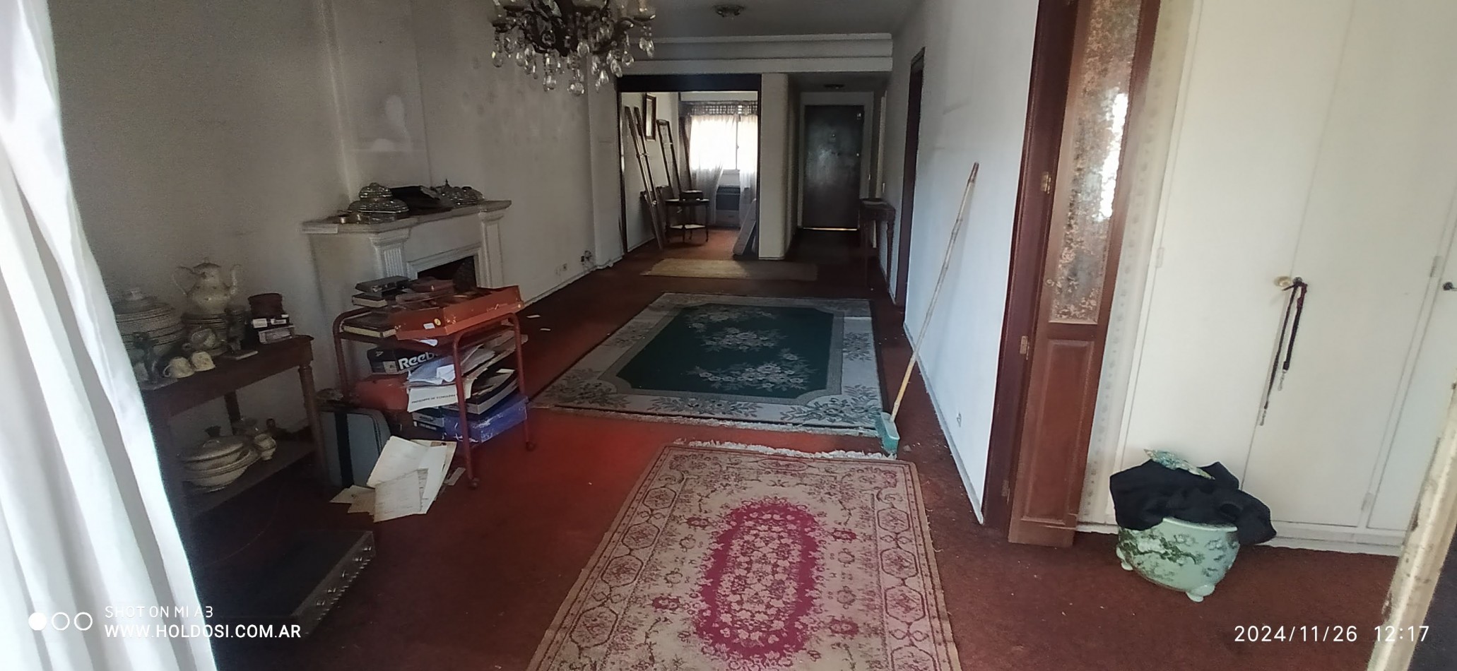 IMPORTANTE DEPARTAMENTO FLORESTA 5 ambientes y comedor diario o dependencia, 3 baños, 2 balcones.