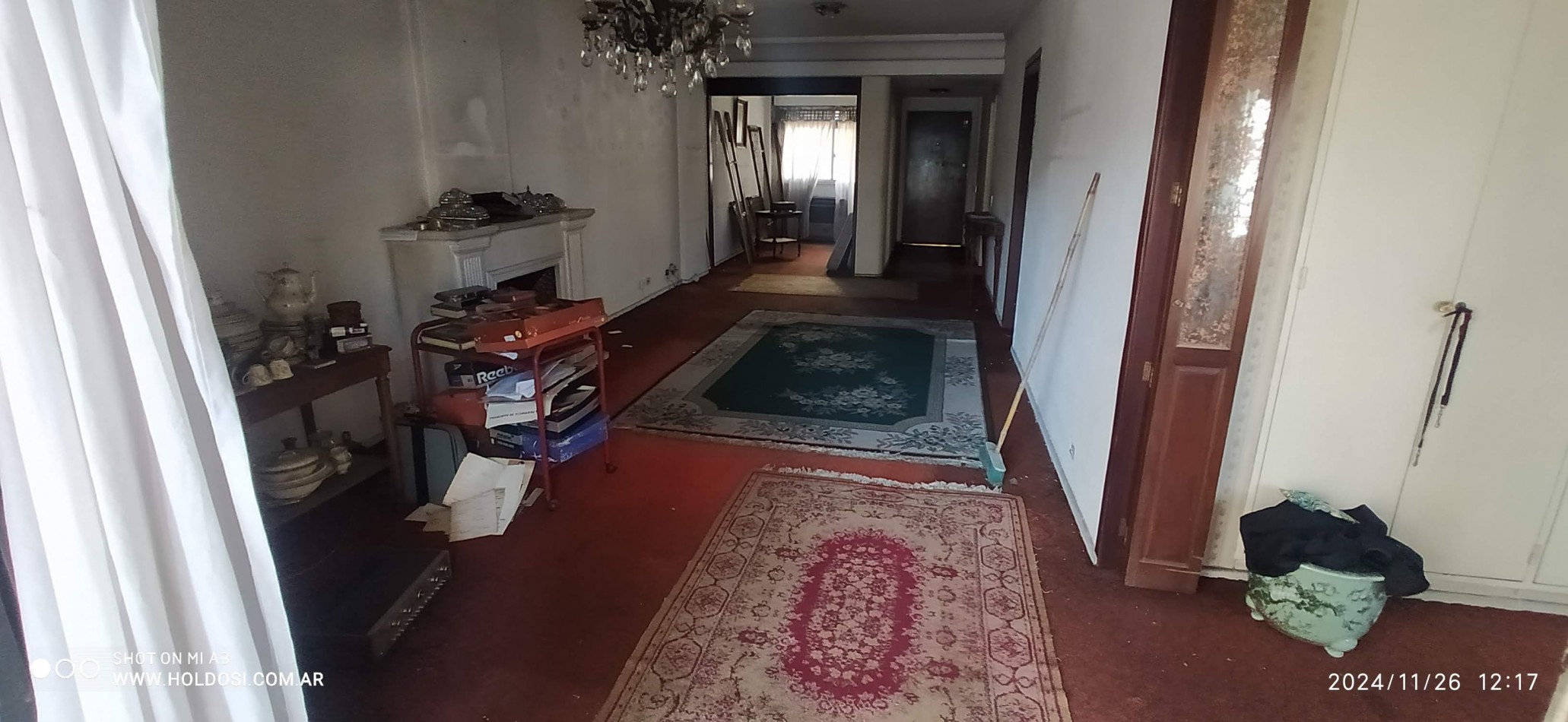 IMPORTANTE DEPARTAMENTO FLORESTA 5 ambientes y comedor diario o dependencia, 3 baños, 2 balcones.