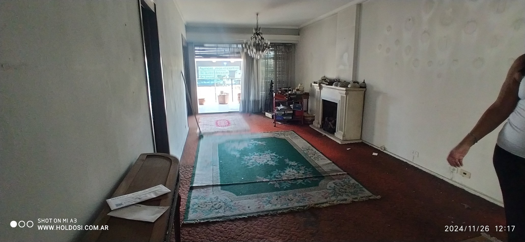 IMPORTANTE DEPARTAMENTO FLORESTA 5 ambientes y comedor diario o dependencia, 3 baños, 2 balcones.