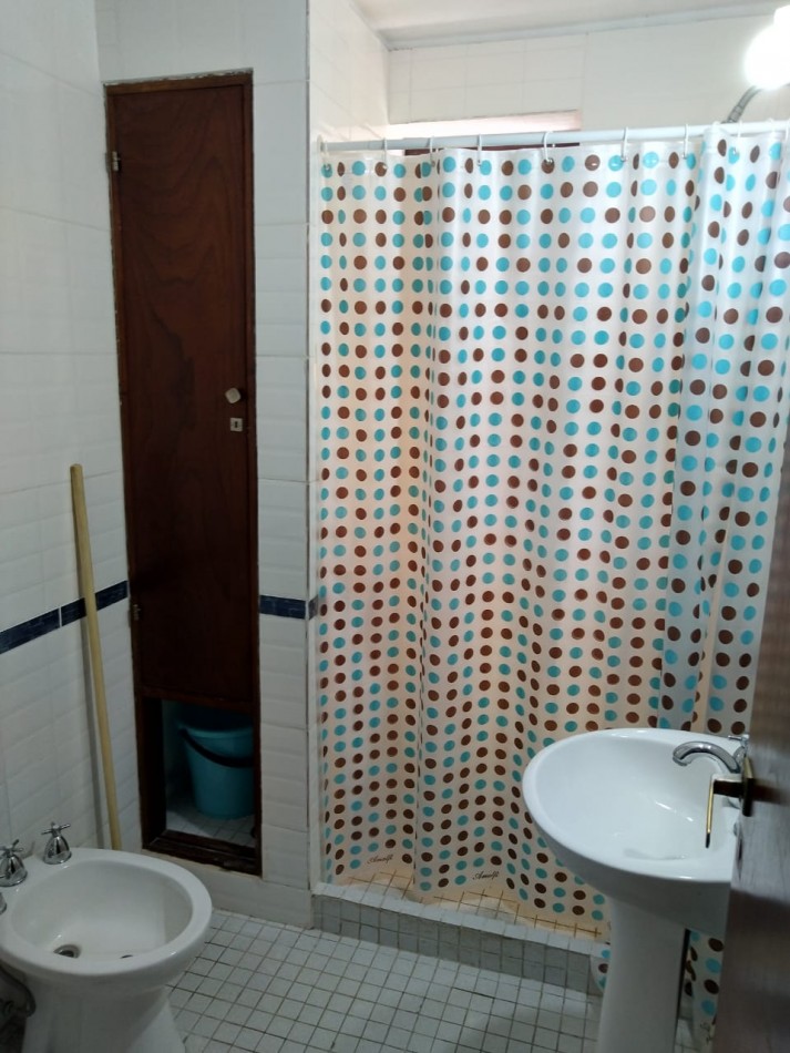 DEPTO 2 DORMITORIOS COCINA COMEDOR Y COCHERA FIJA