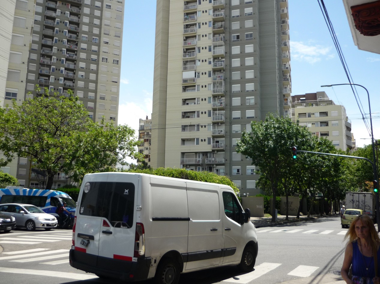 3 ambientes en ph, Ubicacion Estrategica en el Corazon de Abasto: Comodidad y Conectividad Sin Limitess