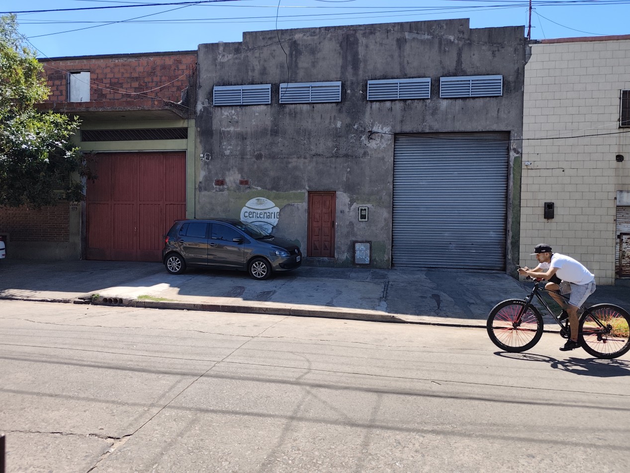 Galpon de 20 x 26, con entre piso de 20 x 13 y generador y vestuario