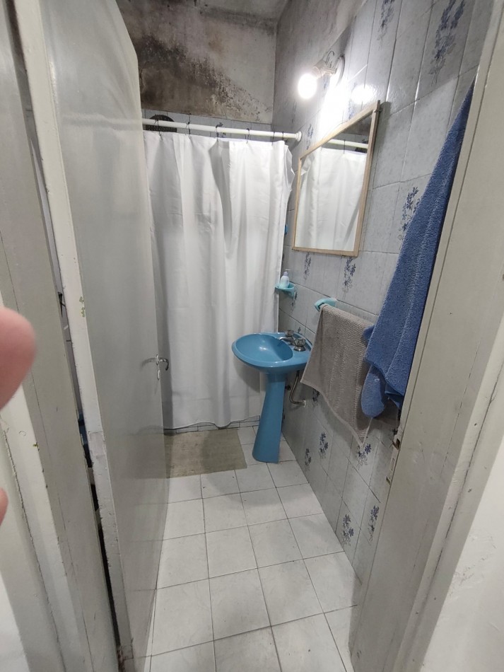 Casa con dos viviendas con entrada independiente desarrollada en dos plantas y dos cocheras.